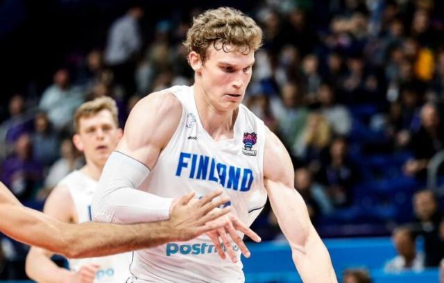 足球分析-被交易刺激的马尔卡宁！火爆砍分 爵士才是赢家？