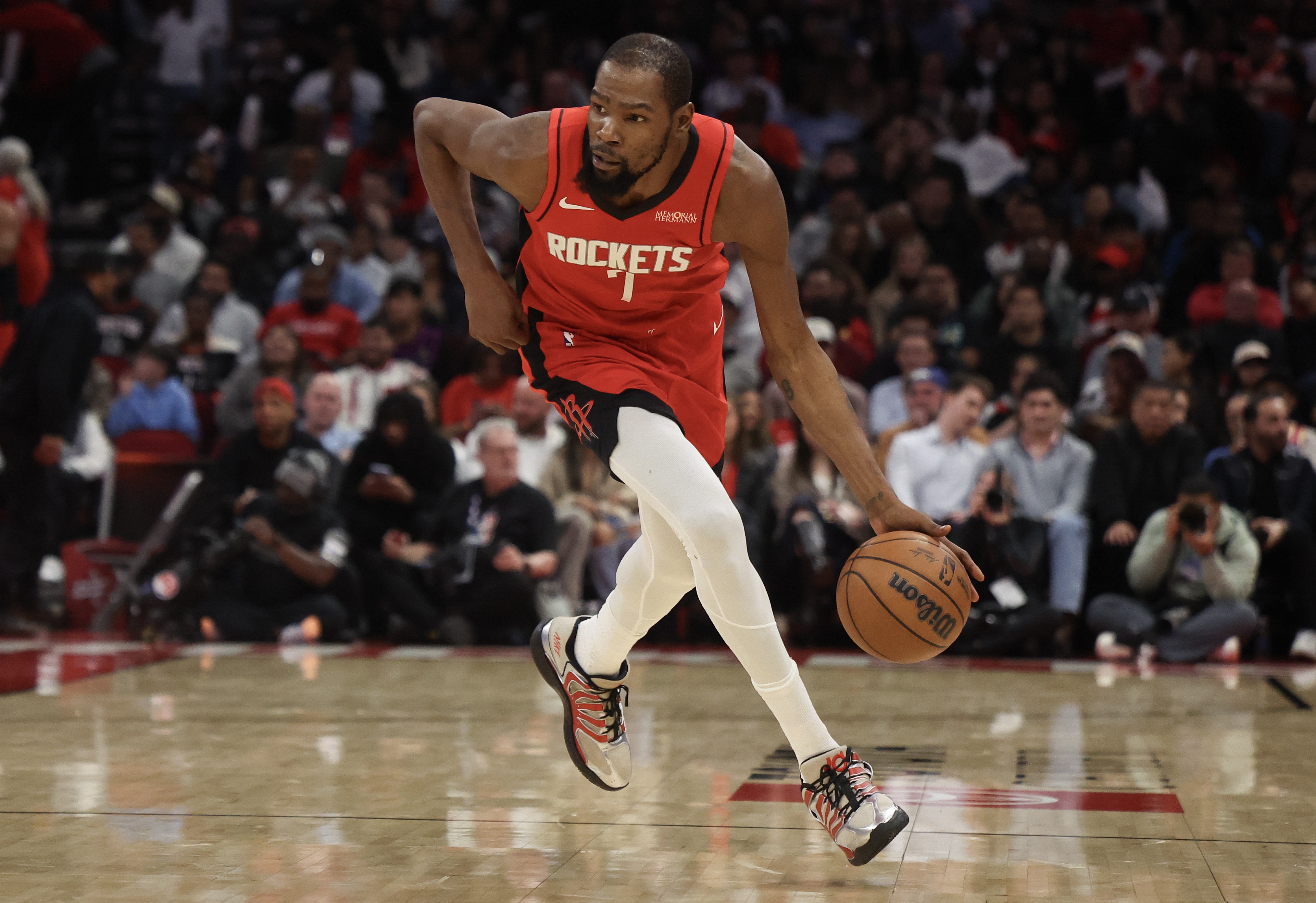 足球比分-杜兰特本赛季真实命中率63.4% 历史37岁以上场均20分球员中最高