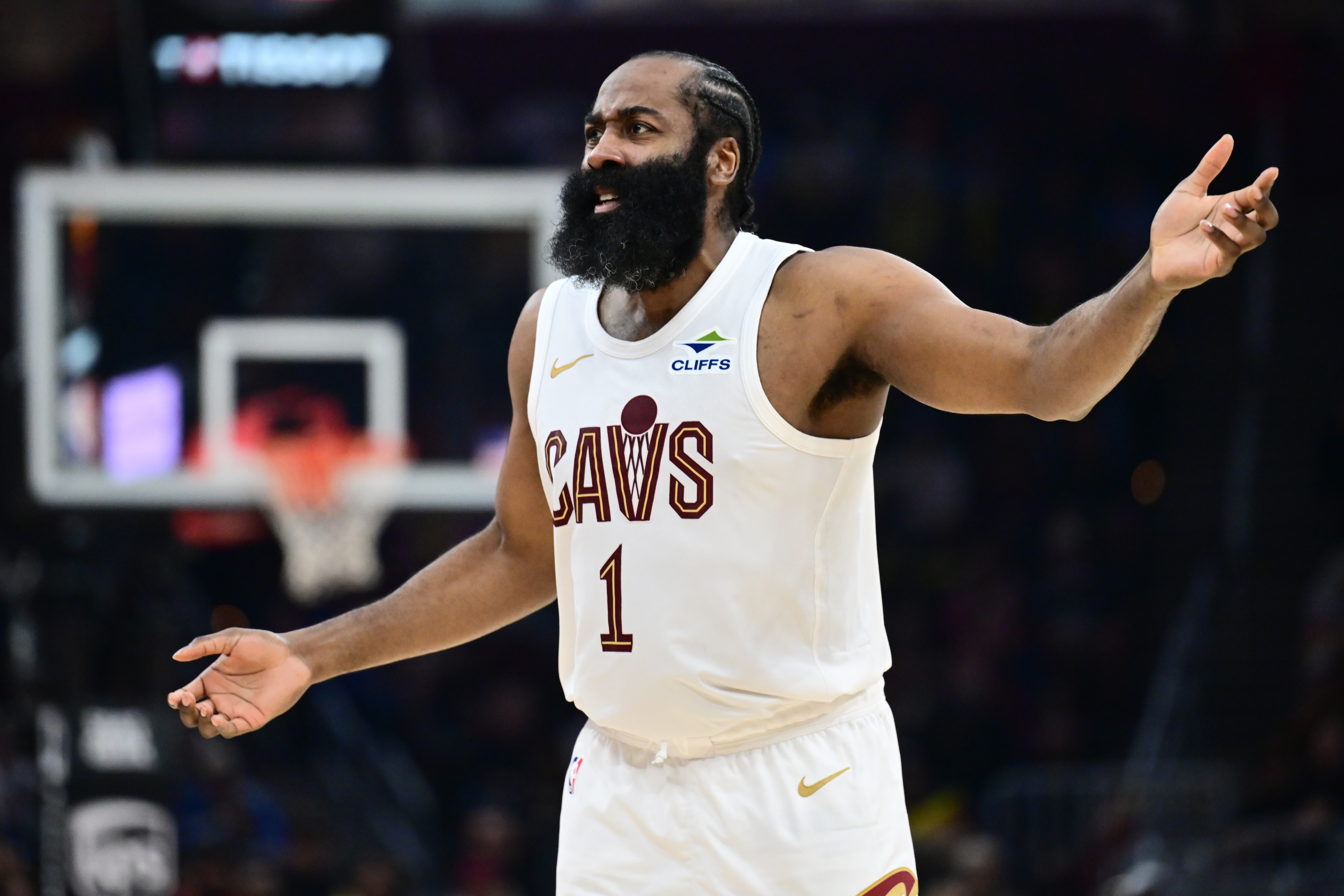 足球推荐-哈登：我们的进攻能和任何球队匹敌 但能否赢球还是得看防守